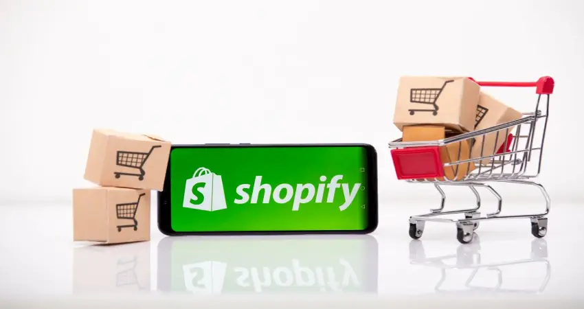 ۲. شاپیفای (Shopify)؛ سریعترین راه ورود به بازار بینالمللی